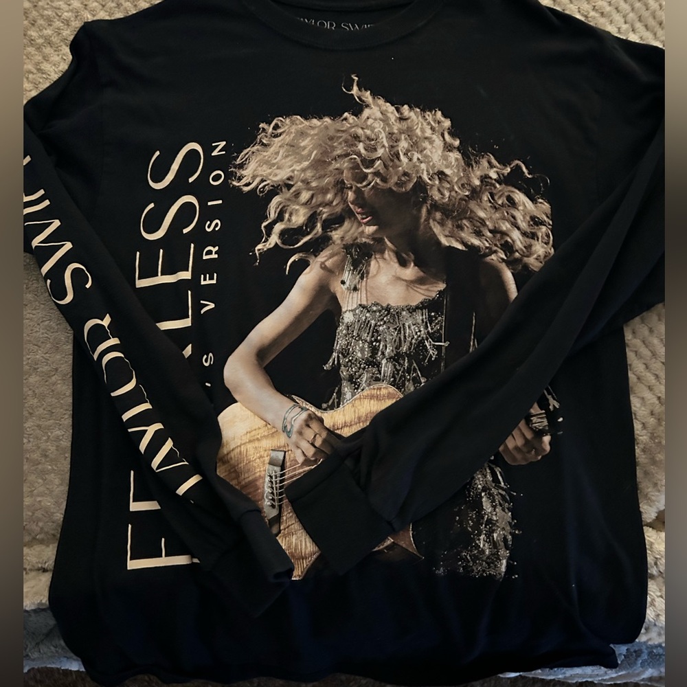 Taylor Swift: Fearless (Taylor’s version) long sleeve tee.